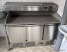 Chladící gastro stůl pro přípravu pizzy s žulovou deskou 140 cm (Cooling table for pizza preparation with granite top 140 cm) ESL3852